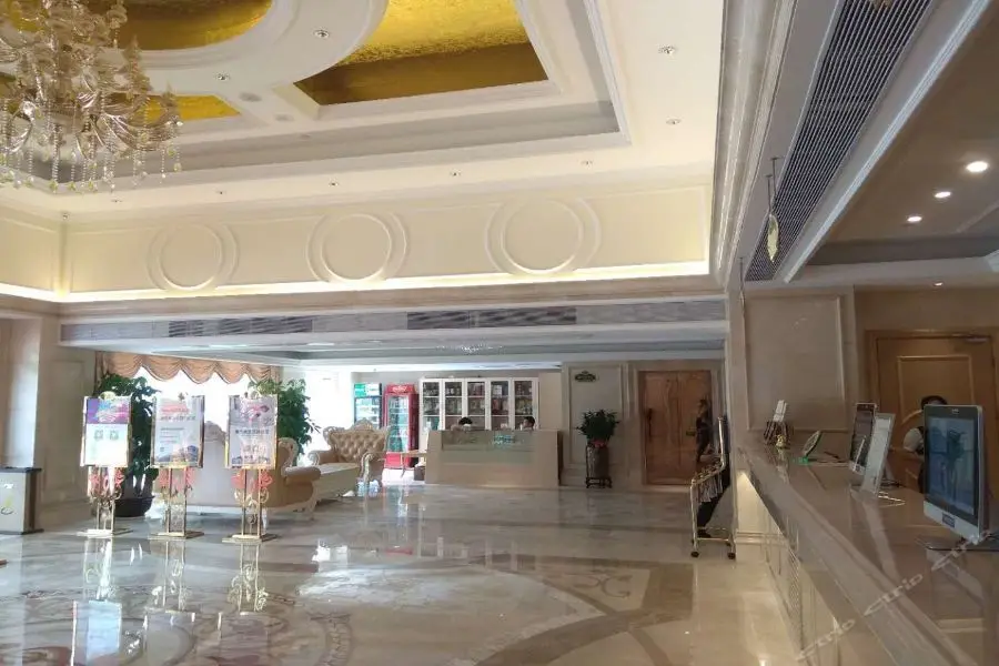 Шэньчжэнь: Vienna Hotel (Shenzhen Longgang Baifu City Store)
