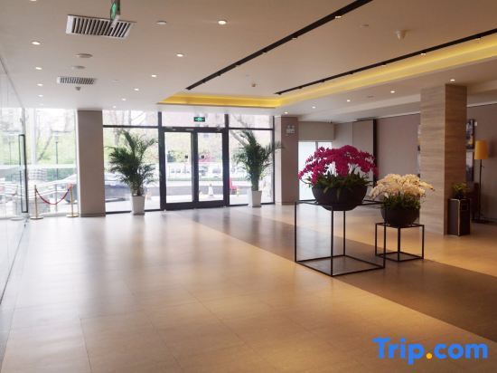 Пекин: Home Inn Plus (Beijing Guangqu Mennei Metro Station Hongrun)
