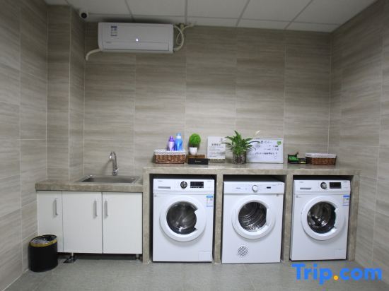 Пекин: Home Inn Plus (Beijing Guangqu Mennei Metro Station Hongrun)