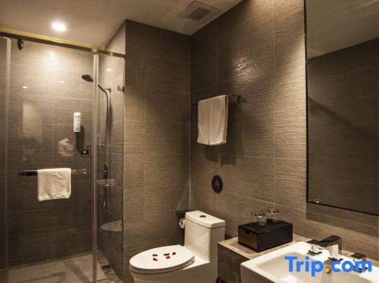Пекин: Home Inn Plus (Beijing Guangqu Mennei Metro Station Hongrun)