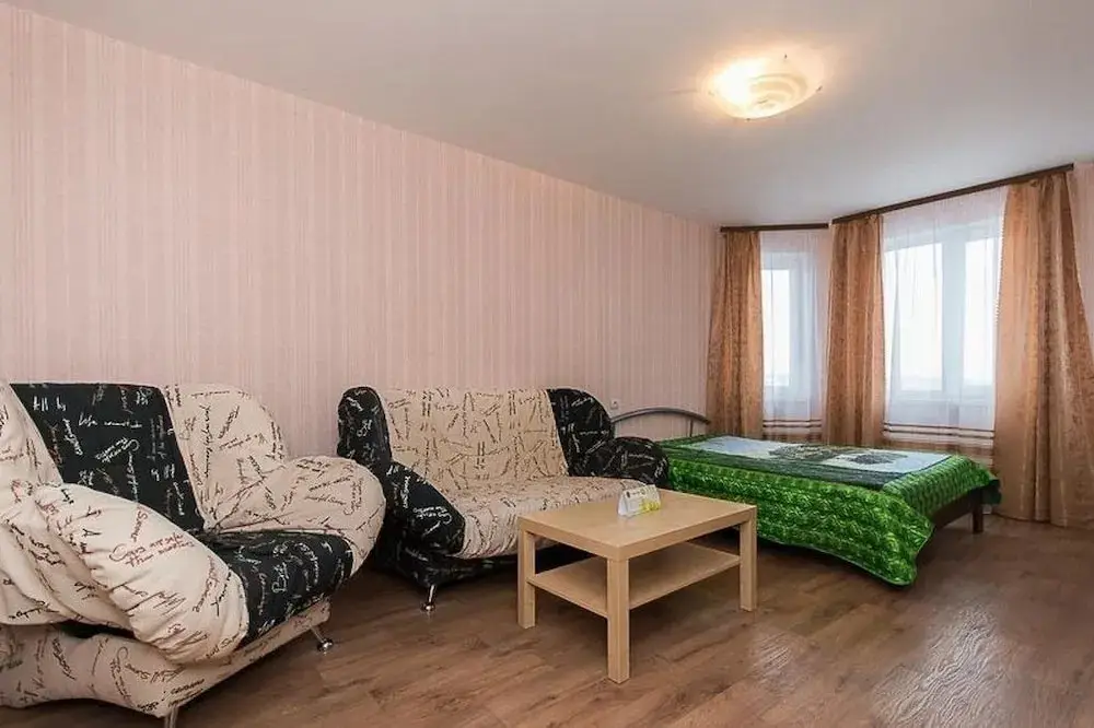 Нижний Новгород: Apartments on Karla Marksa 48