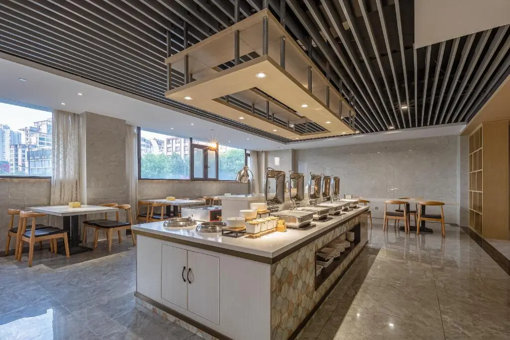 Нанкин: Hanting Hotel Nanjing Mochou Lake Huju South Road