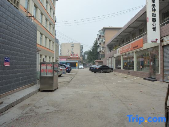 Grace Inn (four seasons garden store of Jinan heroic mountain police officer hospital) — фото 1