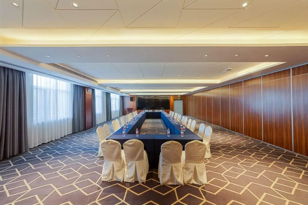 Цзинань: Hanting Hotel Jinan Yanshan Yinzuo