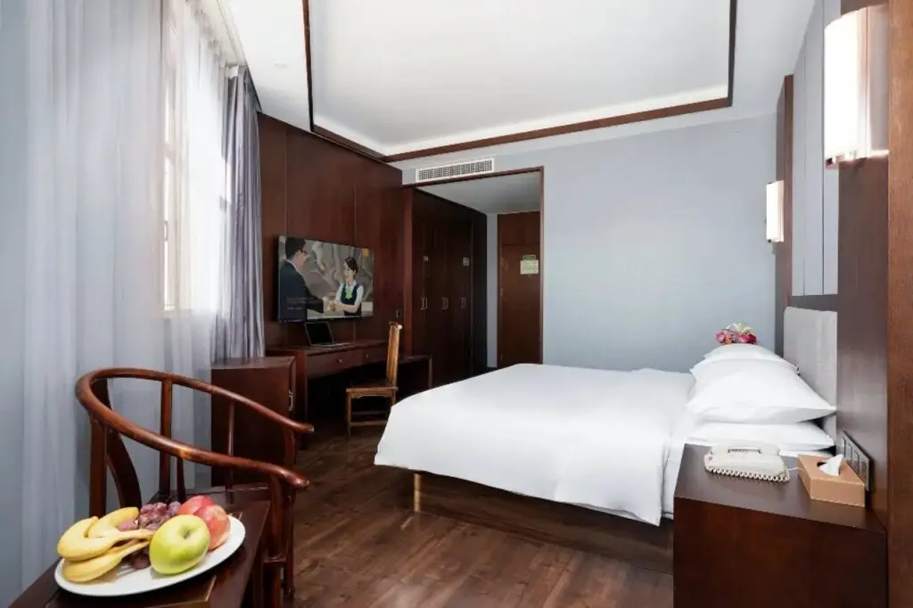 Алтай: Vienna International Hotel of  Yingbin Road Altay Airport