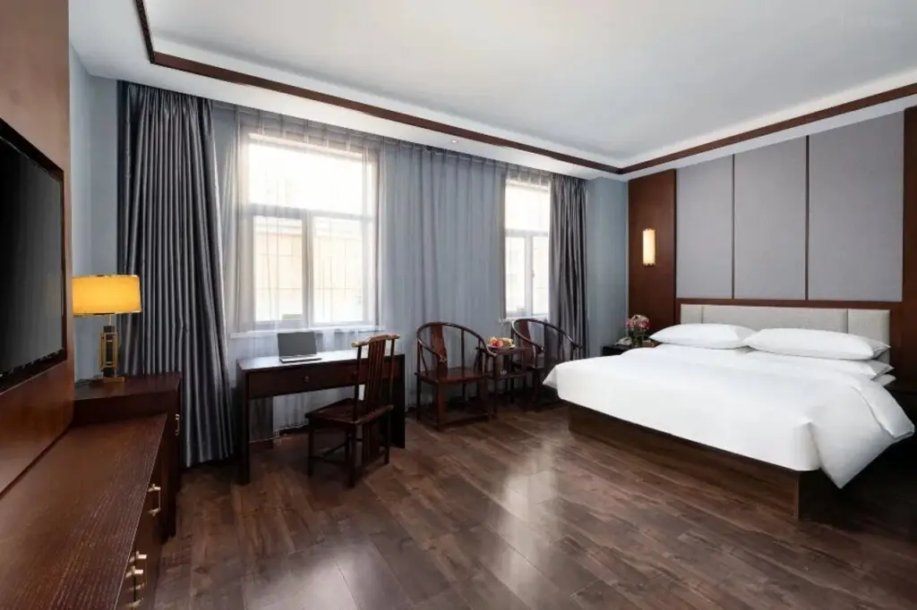 Алтай: Vienna International Hotel of  Yingbin Road Altay Airport