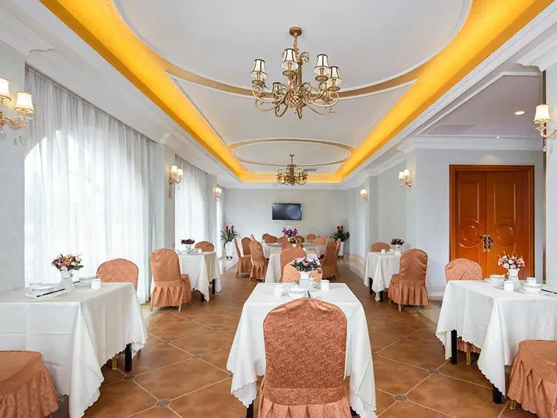 Баодин: Vienna Hotel Hebei Baoding Xushui Longdi