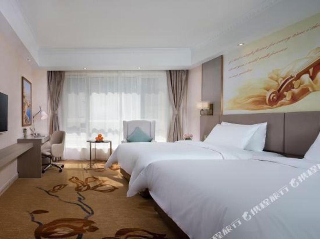 Баотоу: Vienna International Hotel (Baotou Railway Station)