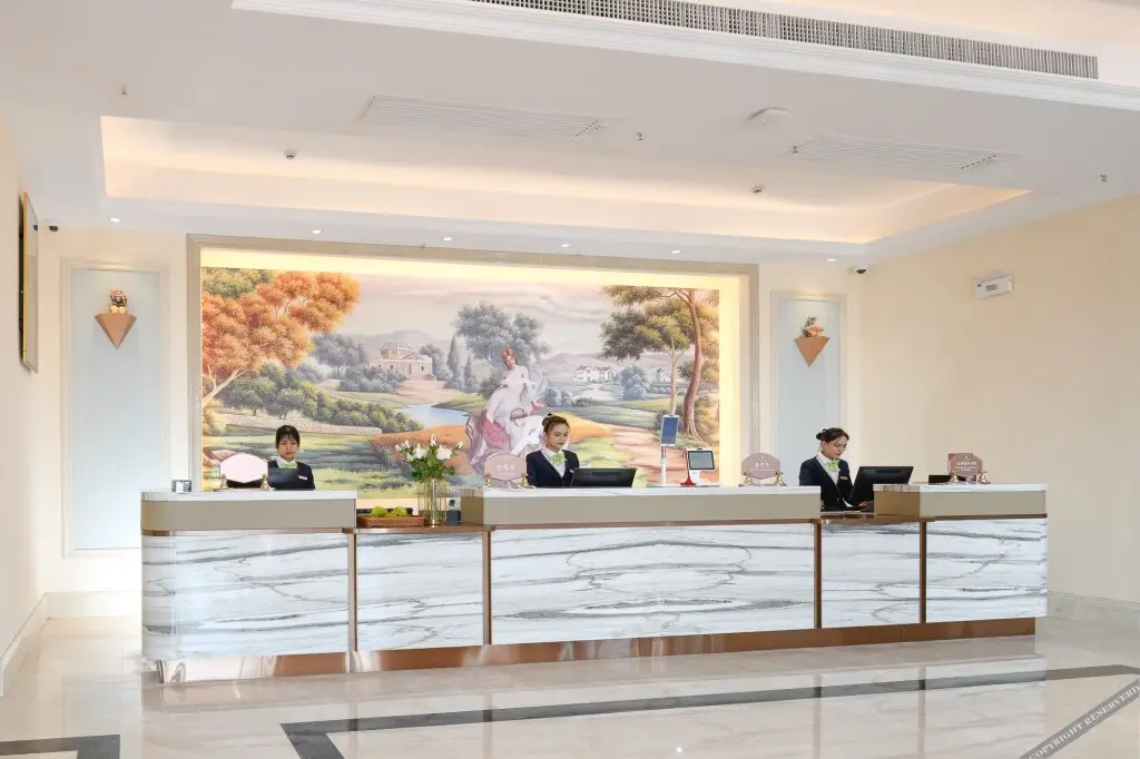 Бэйхай: Vienna Hotel (Beihai Weizhou Island Lanqiao seaview shop)