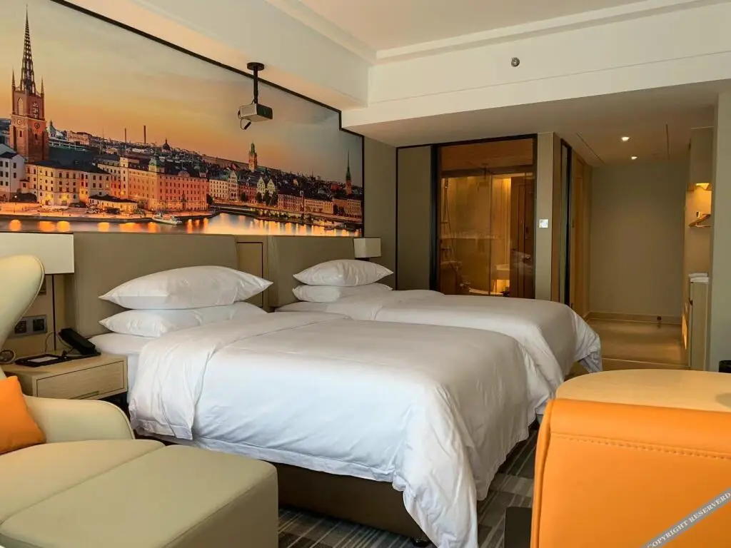 Чанша: Vienna International Hotel (Changsha window of the world Yuehu park subway station store)