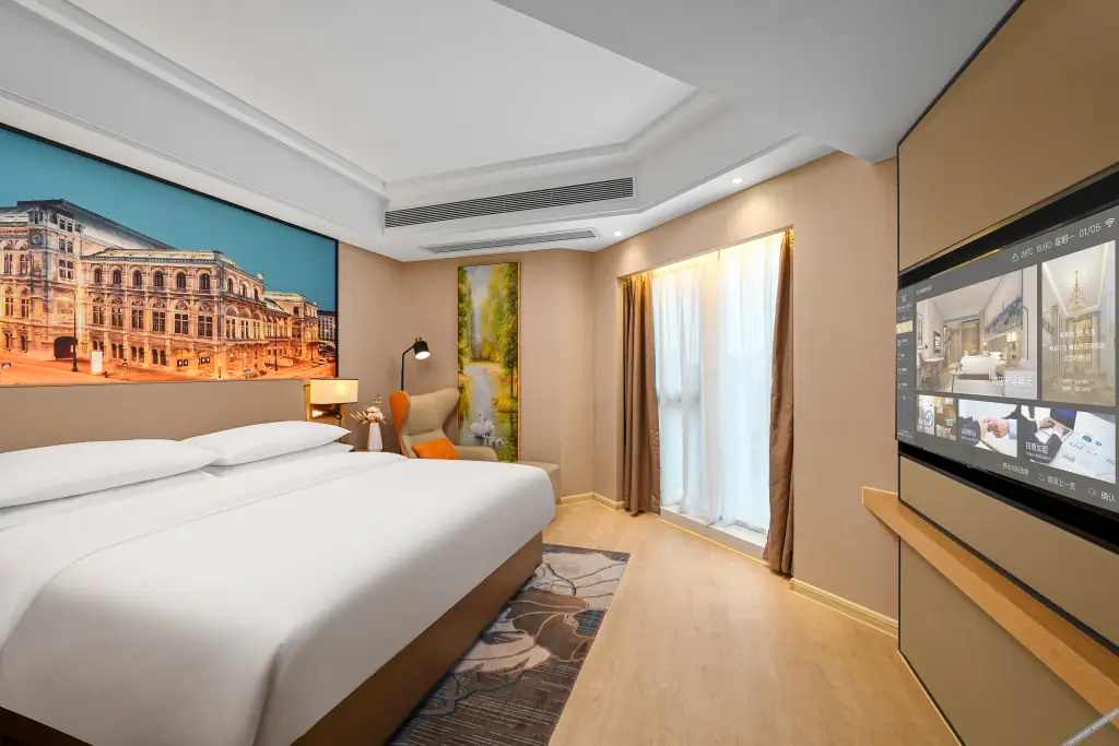 Чанша: Vienna International Hotel (Changsha window of the world Yuehu park subway station store)