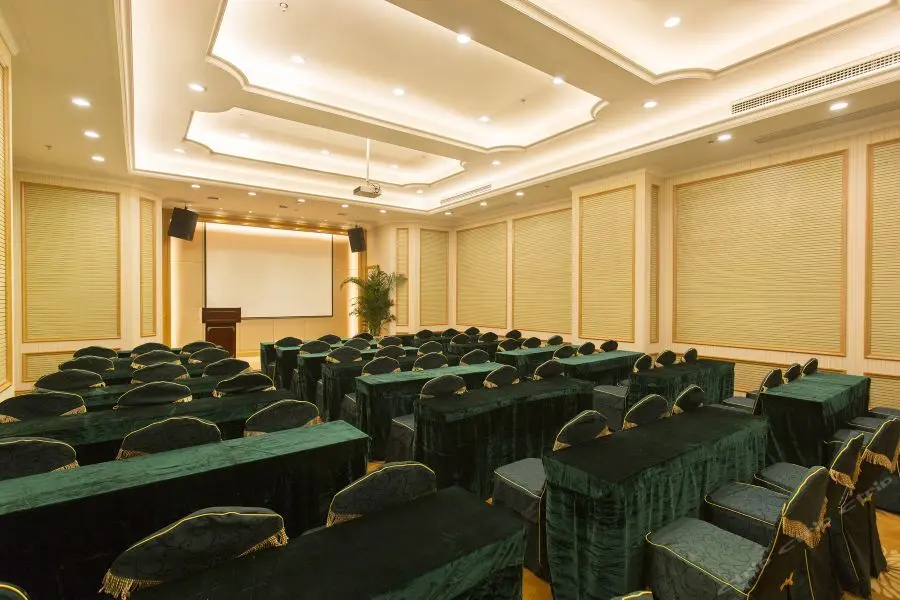 Чанша: Vienna International Hotel (Changsha Hongxing Desiqin Plaza)