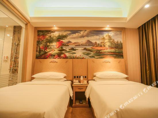Чэнду: Vienna Hotel (North Square of Chengdu North Railway Station)
