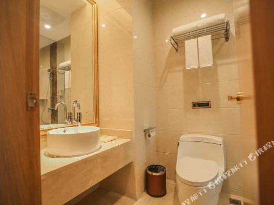 Чэнду: Vienna Hotel (North Square of Chengdu North Railway Station)