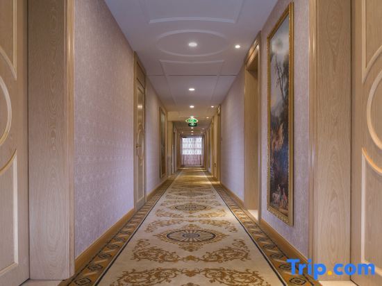 Чэнду: Vienna Hotel (North Square of Chengdu North Railway Station)