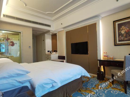 Чэнду: Vienna International Hotel (Chengdu West Railway Station Qingyang Wanda)