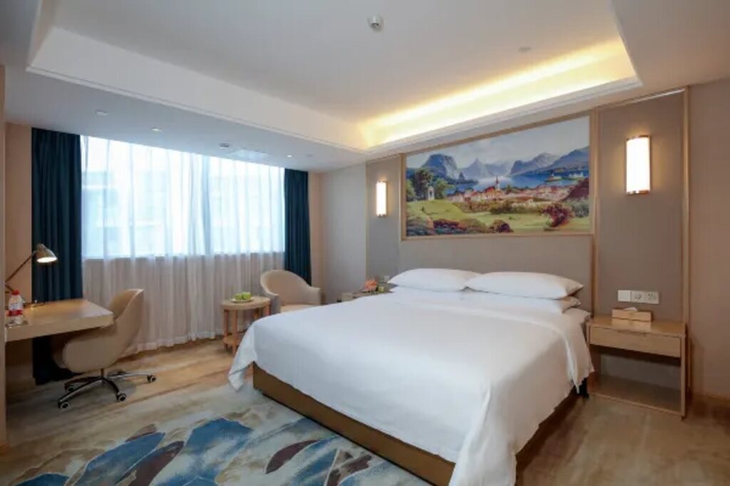 Чэнду: Vienna Hotel (Xinjin Old Pier, Liujianian Metro Station)