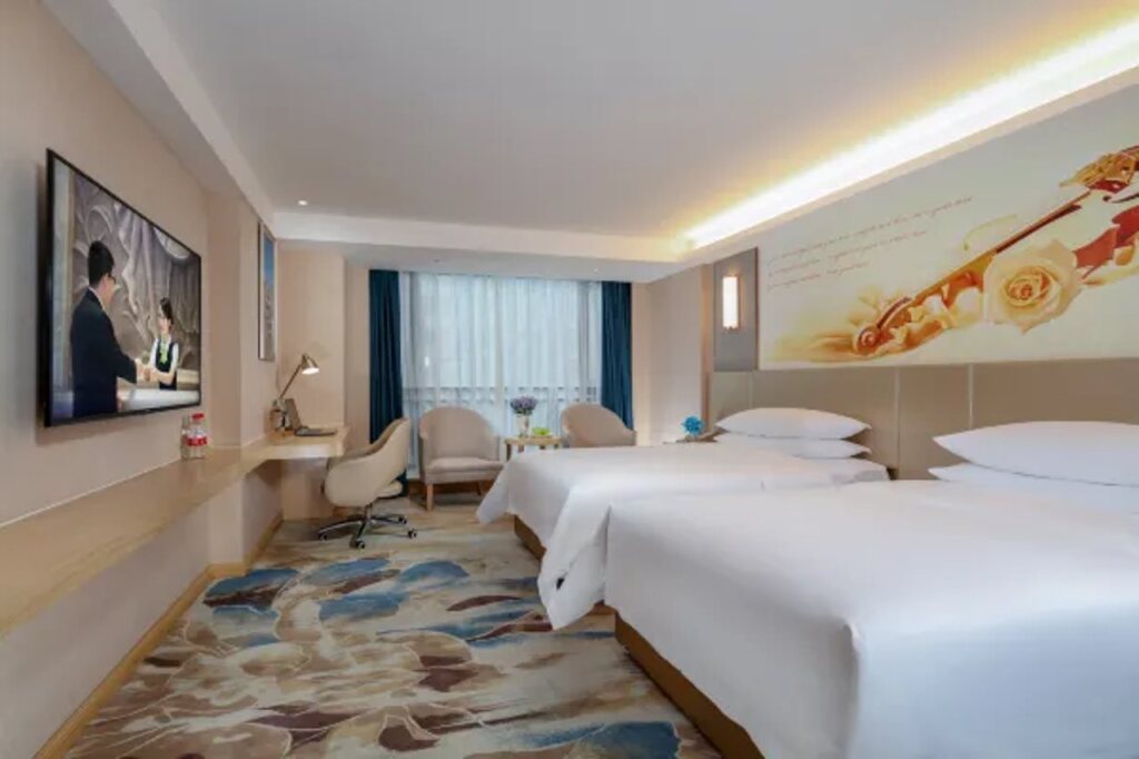 Чэнду: Vienna Hotel (Xinjin Old Pier, Liujianian Metro Station)