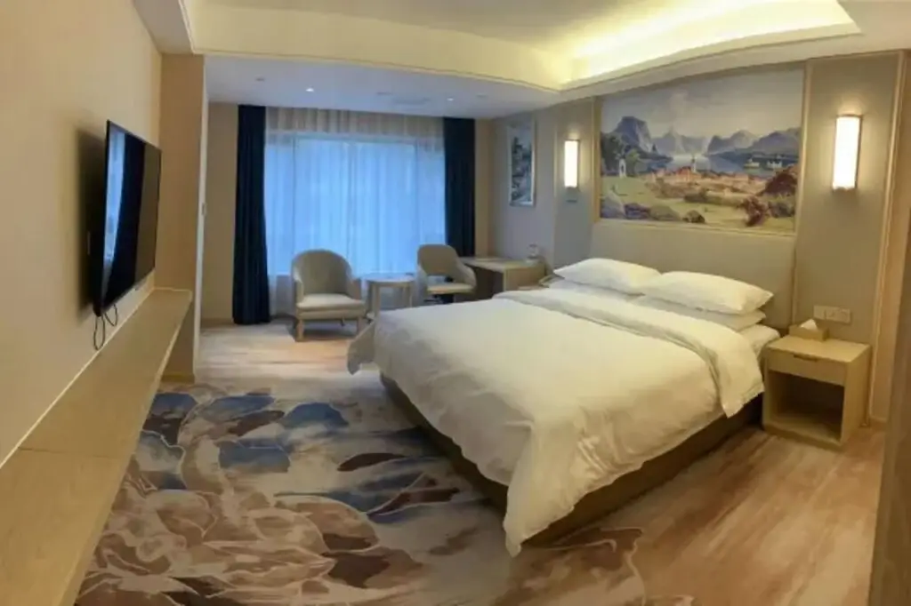 Чэнду: Vienna Hotel (Xinjin Old Pier, Liujianian Metro Station)