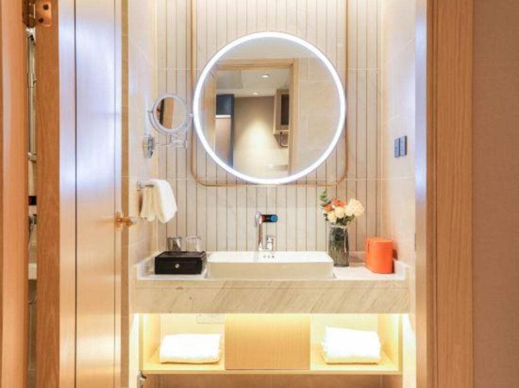 Чэнду: Vienna International Hotel (Chengdu Longquan Automobile City Aviation Academy Branch)