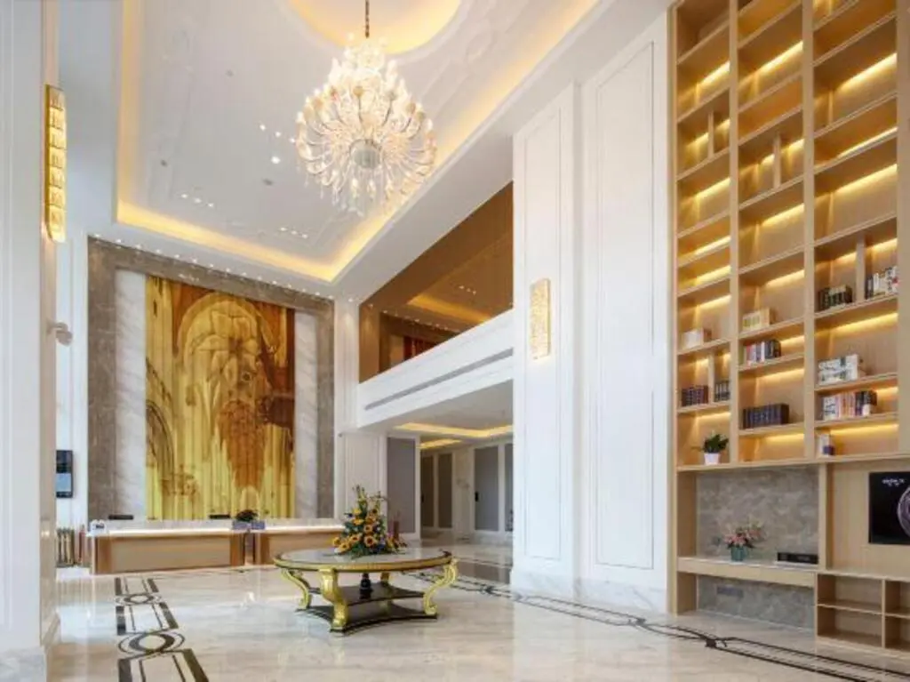 Чэнду: Vienna International Hotel (Chengdu Longquan Automobile City Aviation Academy Branch)
