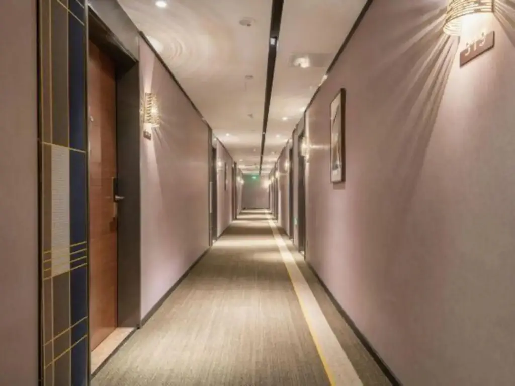 Цзинань: Home Inn (Jinan Zhangqiu Railway Station Mingshui Ancient City Branch)