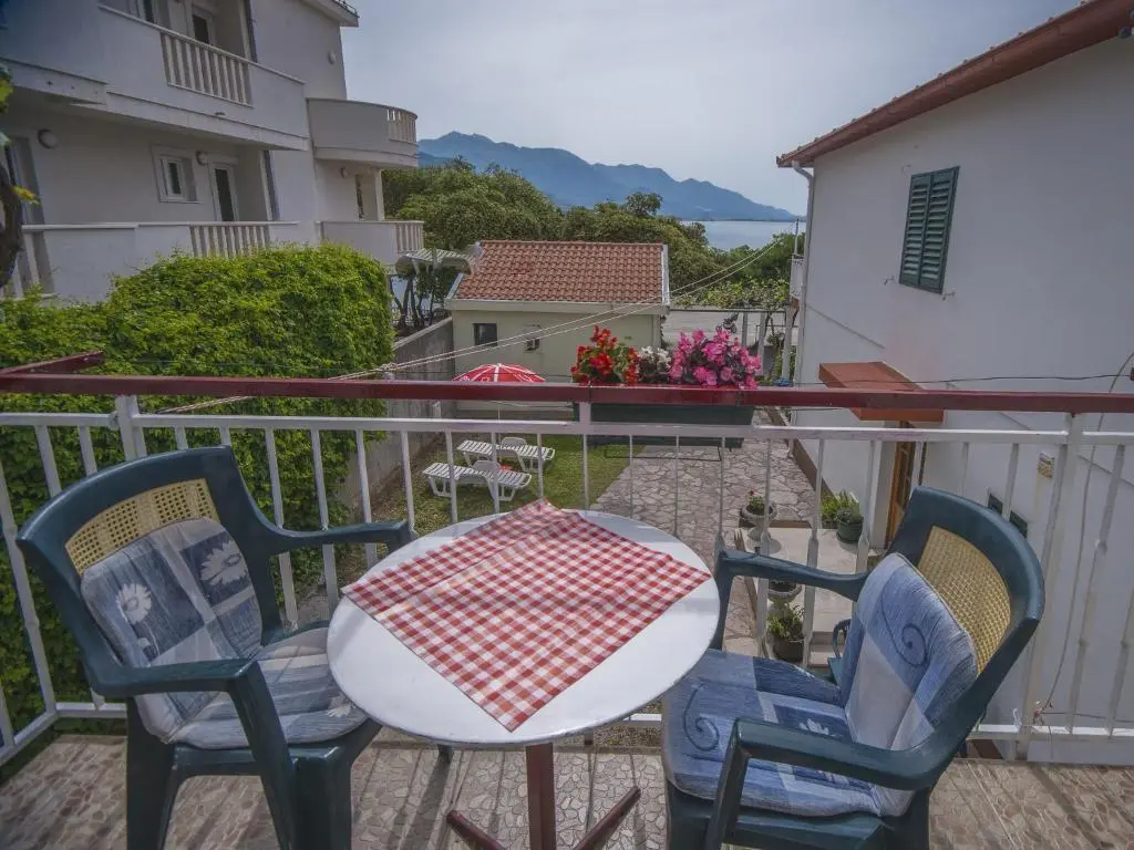 Биела: Apartments Serovic