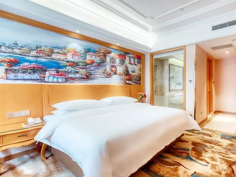 Тяньцзинь: Vienna International Hotel (Tianjin Ling'ao)