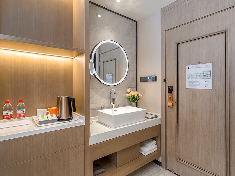 Тяньцзинь: Vienna Hotel Tianjin Jinzhong Street