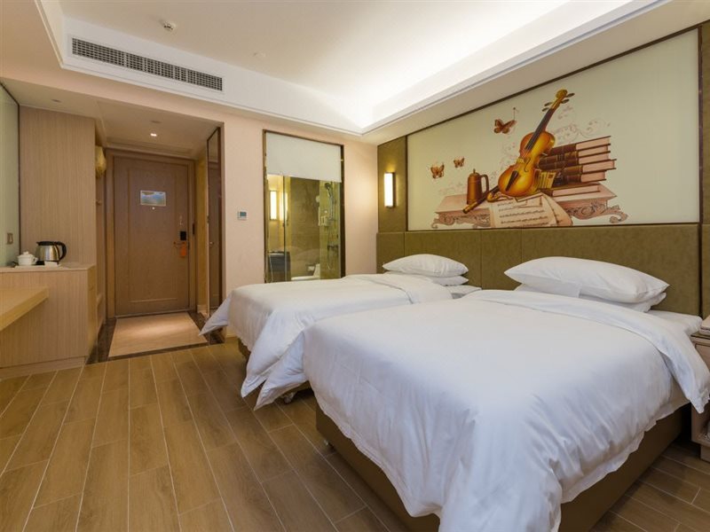 Дунгуань: Vienna International Hotel (Dongguan Songshan Lake Guanzhang Road)
