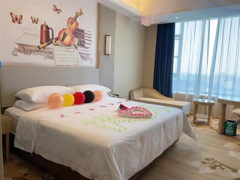 Дунгуань: Vienna International Hotel (Dongguan Qishi Center)