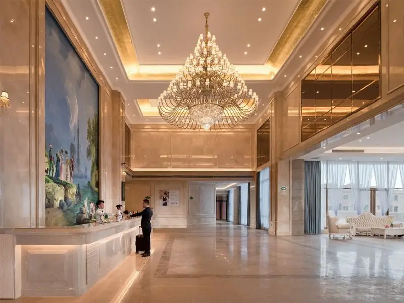Дунгуань: Vienna International Hotel (Dongguan Qishi Center)