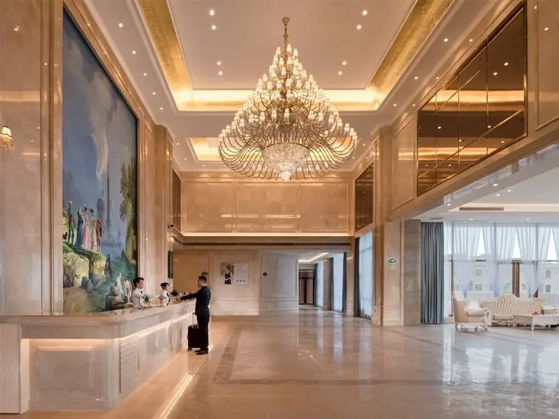 Дунгуань: Vienna International Hotel (Dongguan Qishi Center)