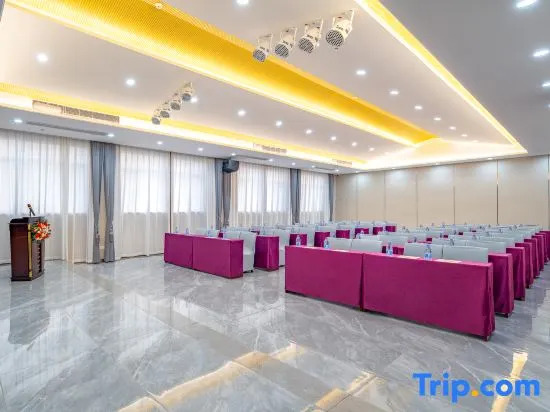 Дунгуань: Vienna Hotel (Dongguan Machong Huayang Lake)