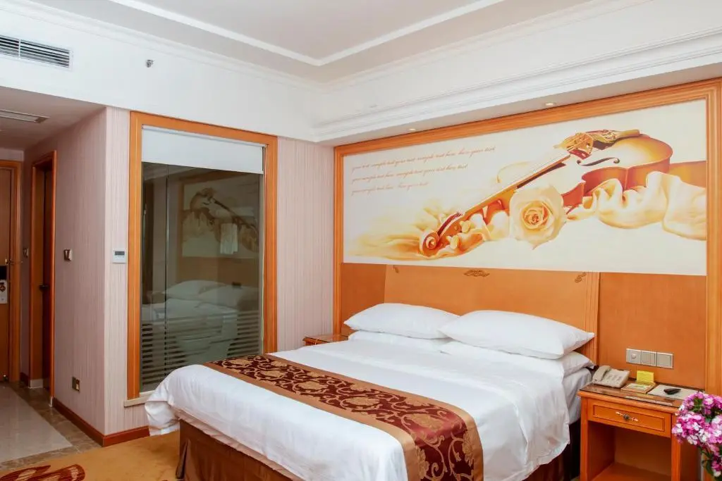 Дунгуань: Vienna Hotel (Dongguan Songshan Lake Dalang Textile Center Store)