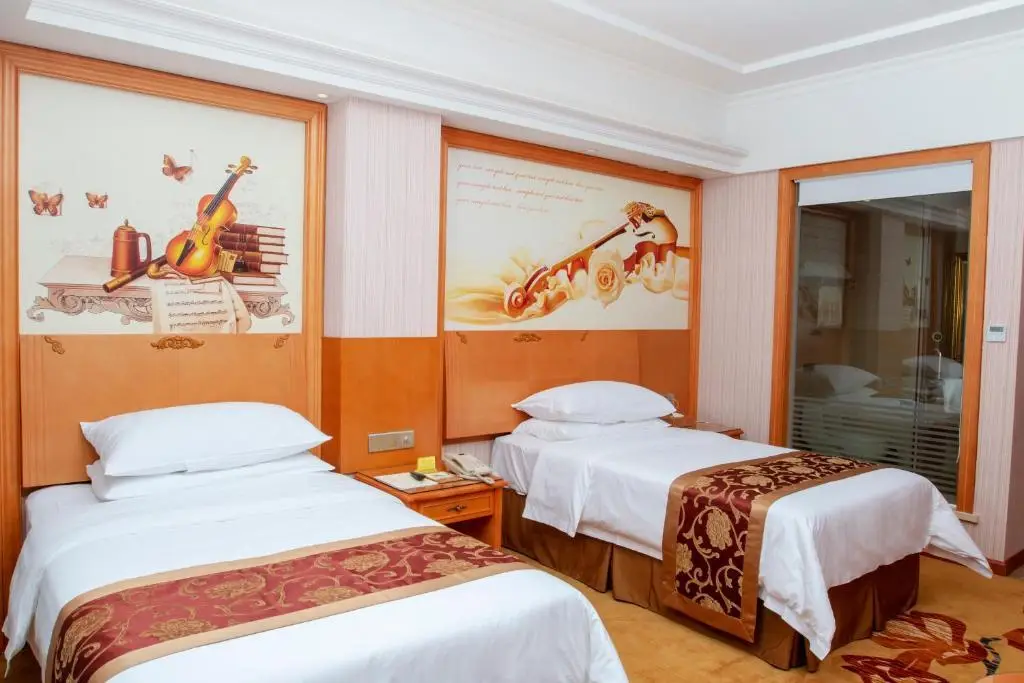 Дунгуань: Vienna Hotel (Dongguan Songshan Lake Dalang Textile Center Store)