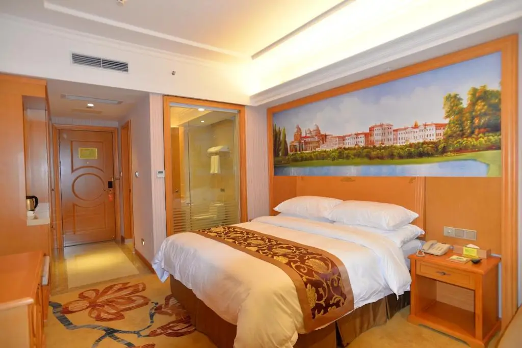 Дунгуань: Vienna Hotel (Dongguan Songshan Lake Dalang Textile Center Store)