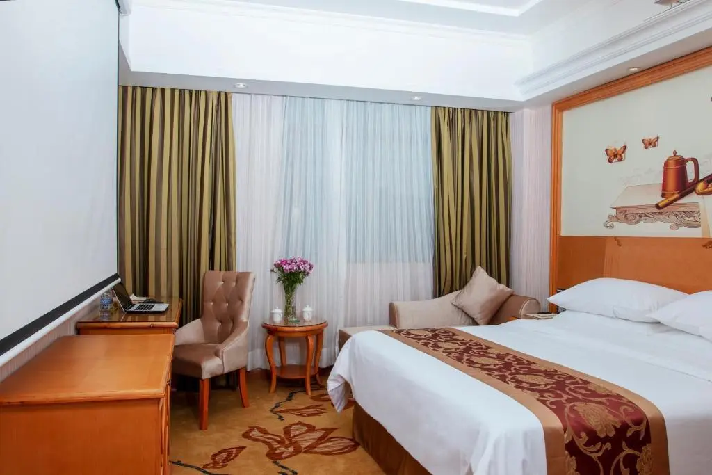 Дунгуань: Vienna Hotel (Dongguan Songshan Lake Dalang Textile Center Store)