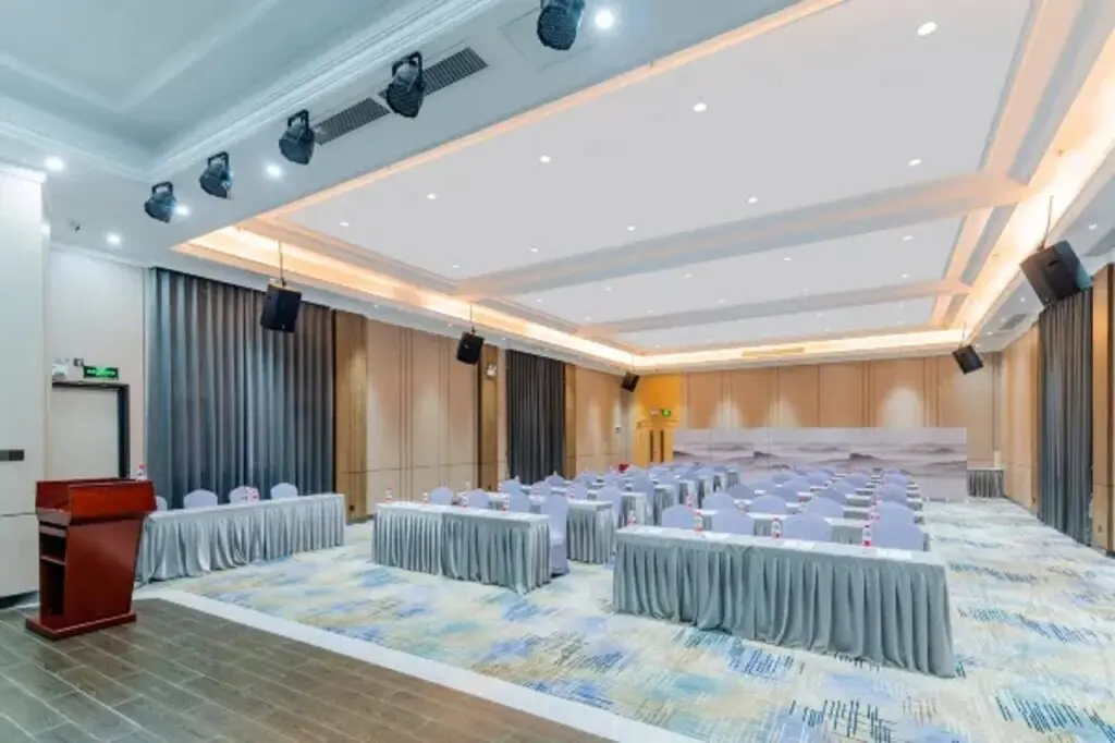 Чжуншань: Vienna Hotel Guangdong Zhongshan Xiaolan High-Speed Railway Station