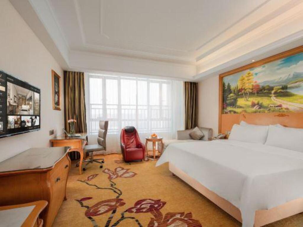 Фошань: Vienna International Hotel (Li Guang Load Yong Run Plaza)
