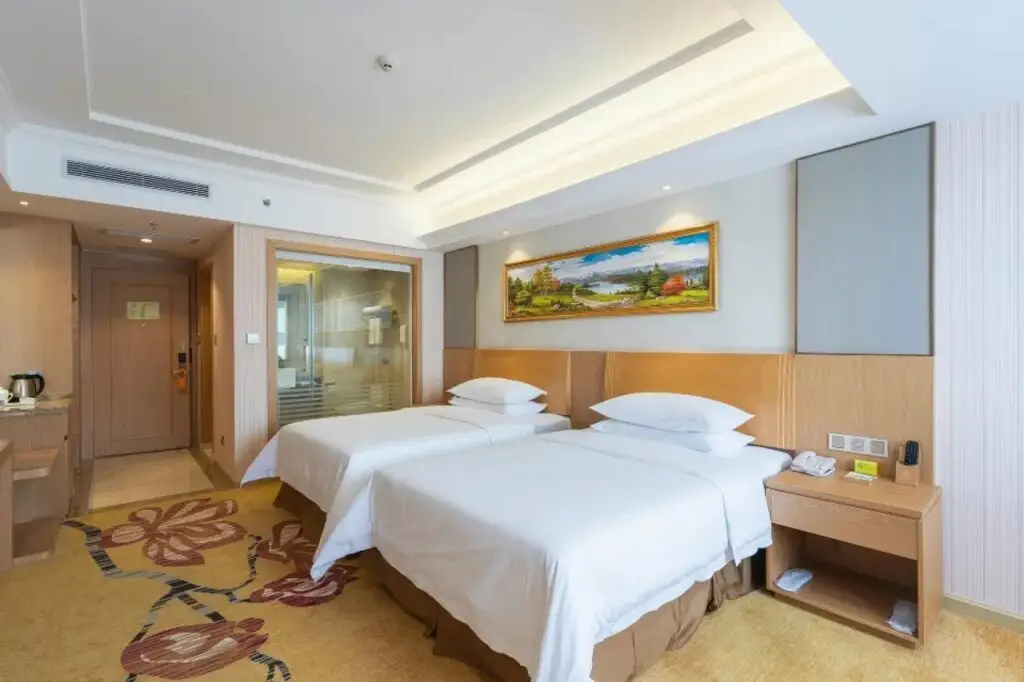 Гуанчжоу: Vienna Hotel Guangzhou Baiyun Airport Huadu Avenue