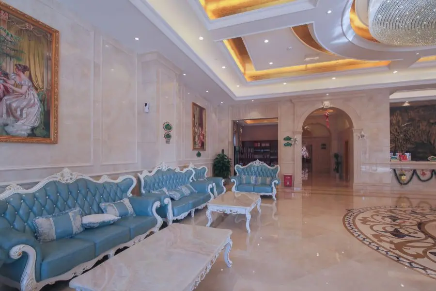 Шэньчжэнь: Vienna International Hotel (Shenzhen Longhua Qiankeng Metro Station)
