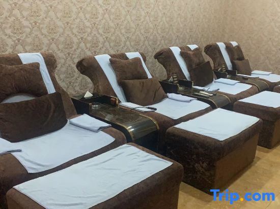 Чжаоцин: Vienna Hotel Guangdong Zhaoqing Sihui Center Jade Expo Market