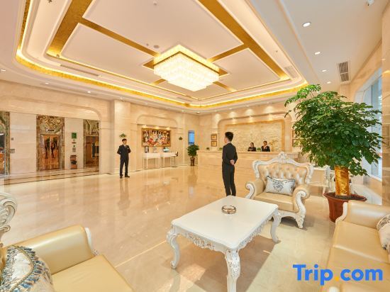 Чжаоцин: Vienna Hotel Guangdong Zhaoqing Sihui Center Jade Expo Market