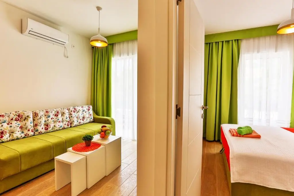 Сутоморе: Apartments Royal Lux