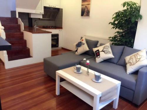Шанхай: Old French Concession Old Lane Loft House