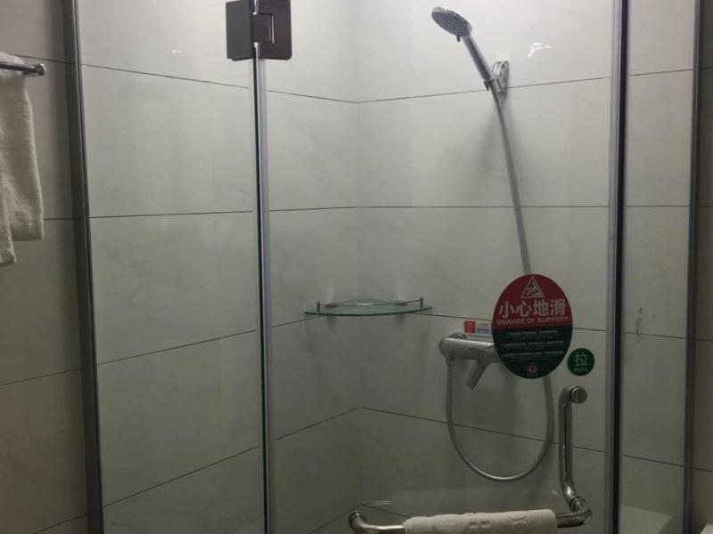 Дали: GreenTree Alliance Dali Xiaguan Area Jianshe Road Tai'an Metro Hotel