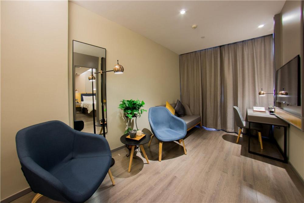 Шанхай: Home Inn Business Trip Gold Shanghai North Bund Dalian Road Metro Station