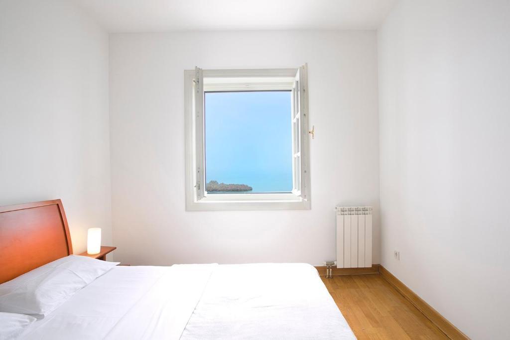 Свети-Стефан: Sveti Stefan Beach Apartment