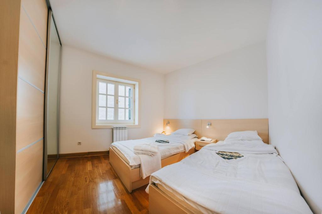 Свети-Стефан: Sveti Stefan Beach Apartment